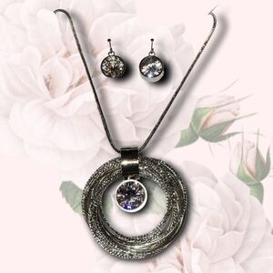 🆕️NIB Shining Silvery Jewelry Set Necklace & Earrings